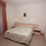 Ξενοδοχείο Piemontese 2*